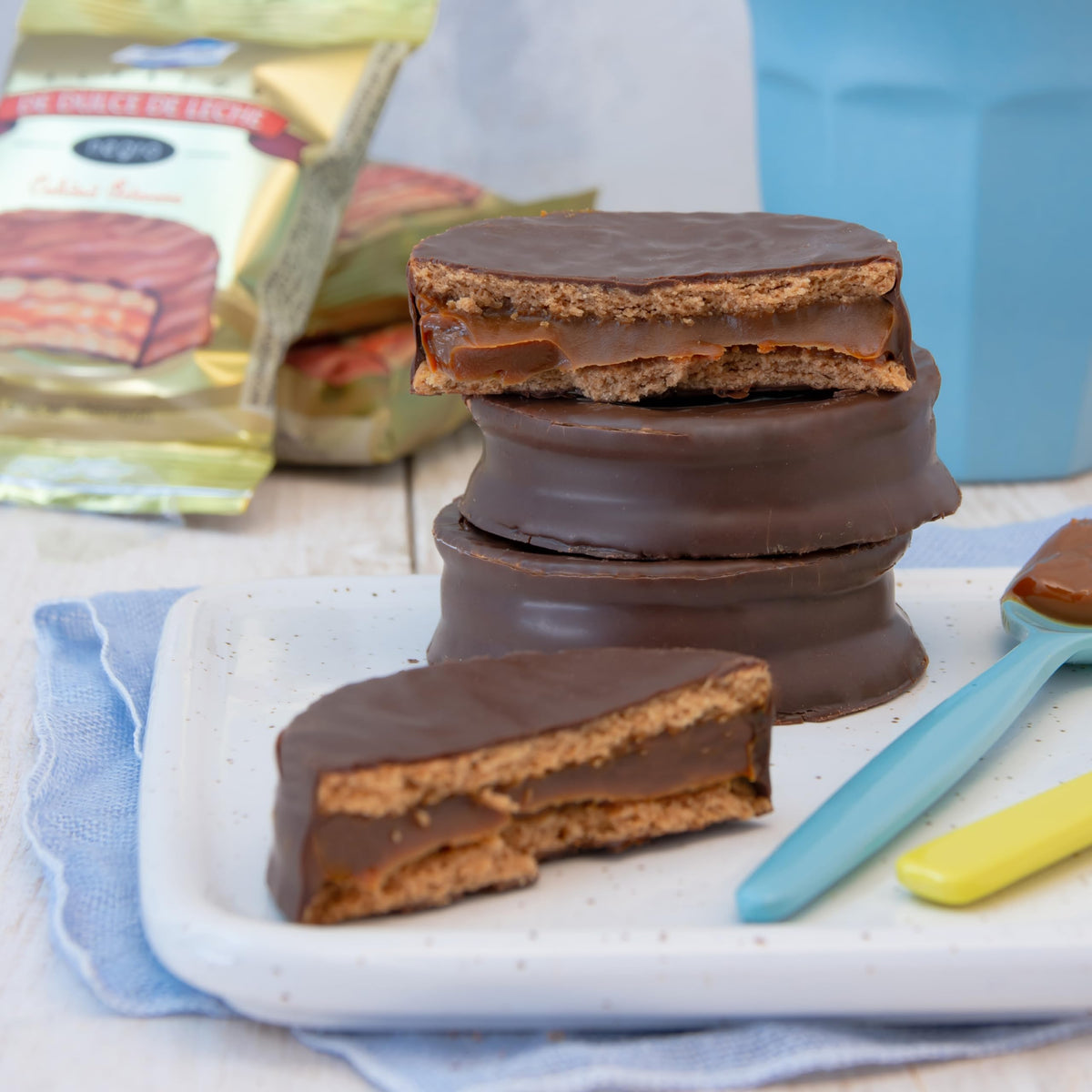 Mardel Biscotti ripieni di Dulce de Leche ricoperti di Cioccolato
